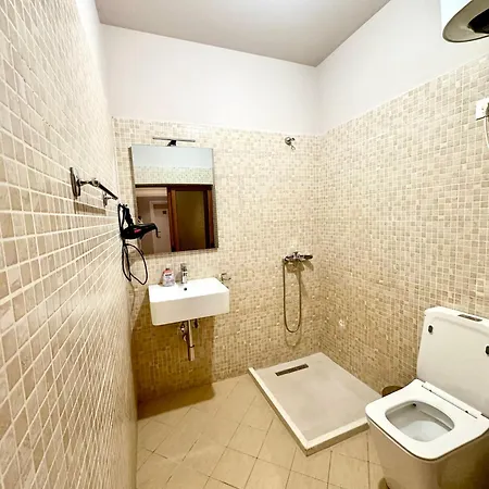 Nobel Center 3* Tiran