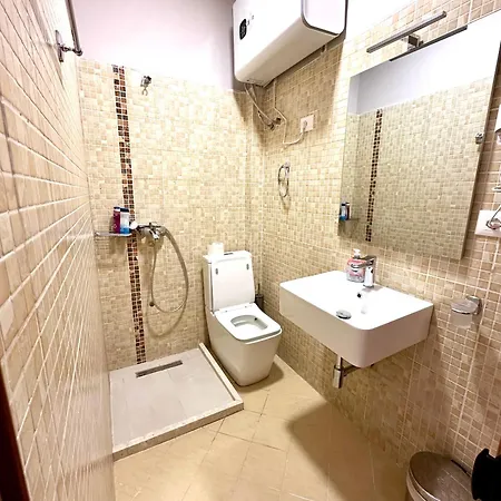 Nobel Center 티라나