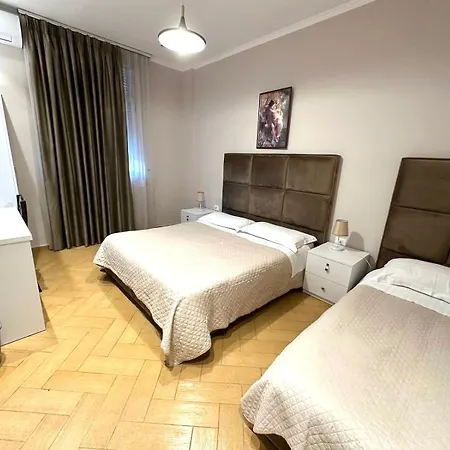 Nobel Center تيرانا