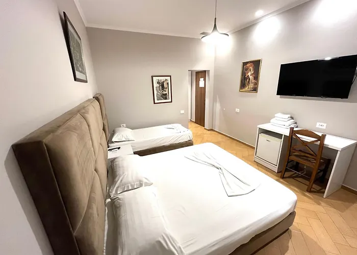 酒店 Nobel Center 3*